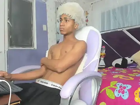 Snapshot of Santy_bigcock_01 chatting on November 7, 2025, 11:54 am Santy bigcock 01 online show from November 7, 2025, 11:54 am