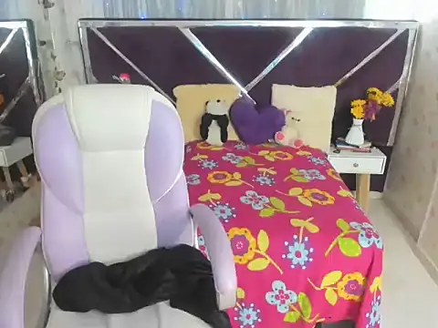 Snapshot of Santy_bigcock_01 chatting on November 10, 2025, 3:22 pm Santy bigcock 01 online show from November 10, 2025, 3:22 pm