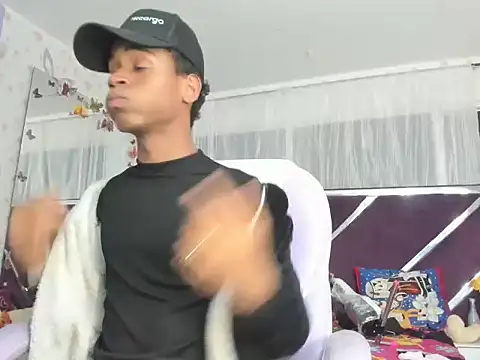 Snapshot of Santy_bigcock_01 chatting on January 11, 2026, 4:06 am Santy bigcock 01 online show from January 11, 2026, 4:06 am