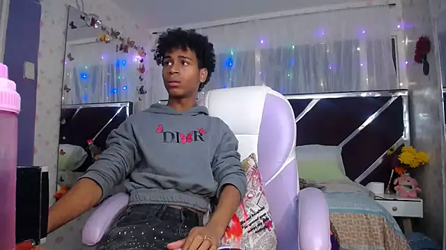 Santy bigcock 01 online show from March 28, 2026, 2:38 pm