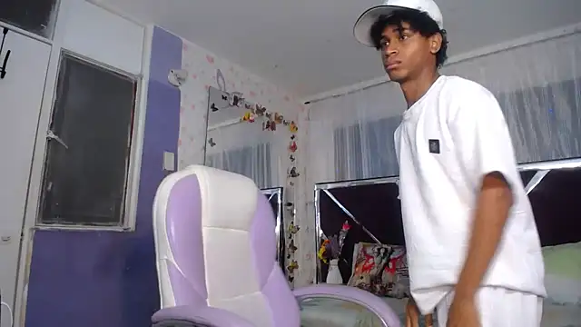 Santy bigcock 01 online show from April 7, 2026, 12:49 pm