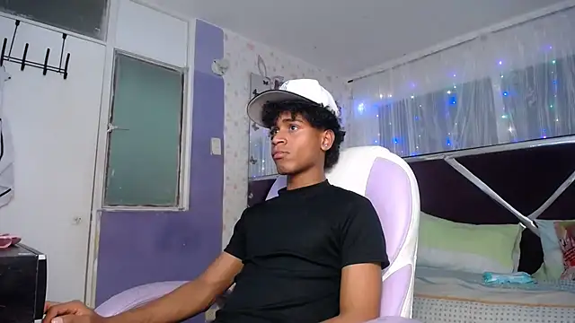 Santy bigcock 01 online show from April 15, 2026, 12:28 am