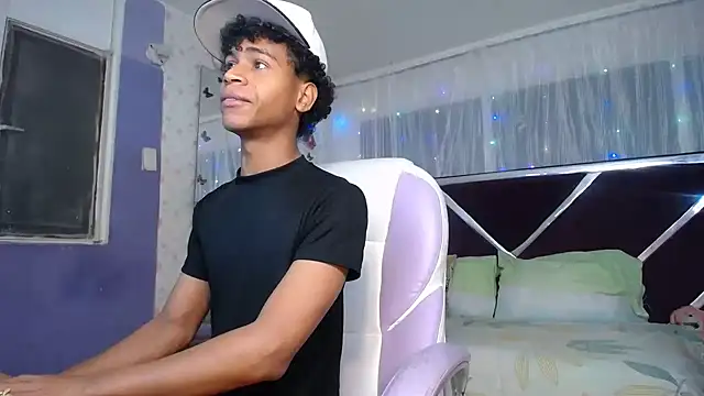 Santy bigcock 01 online show from April 15, 2026, 12:34 pm