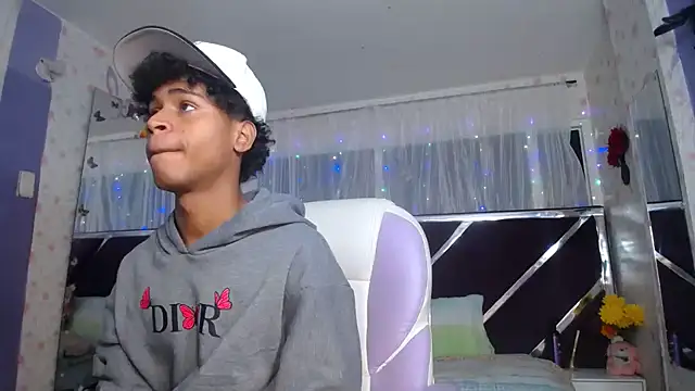 Santy bigcock 01 online show from April 22, 2026, 12:07 pm