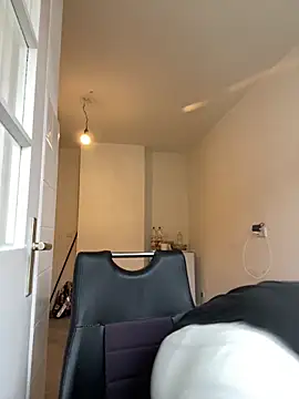 MorenoVelvet online show from January 17, 2026, 2:11 pm