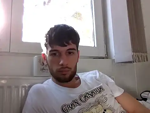 nikolasnik50 online show from December 18, 2025, 10:54 am