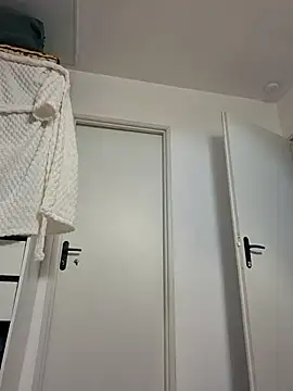 inamx69x online show from November 18, 2025, 9:25 am