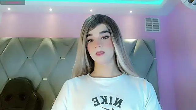 VeroniicaSmiith online show from December 1, 2025, 11:37 am