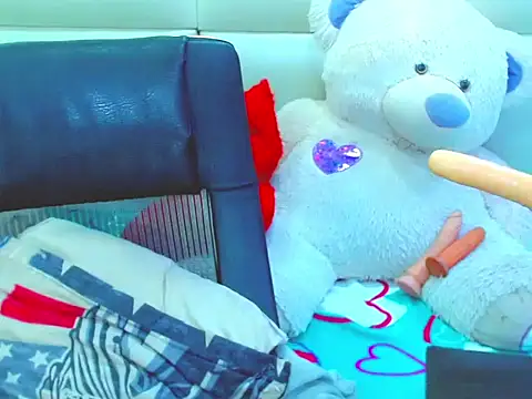 NharaBigCock online show from March 6, 2026, 7:32 pm