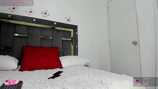 CatleyaSmith online show from February 12, 2026, 12:55 pm