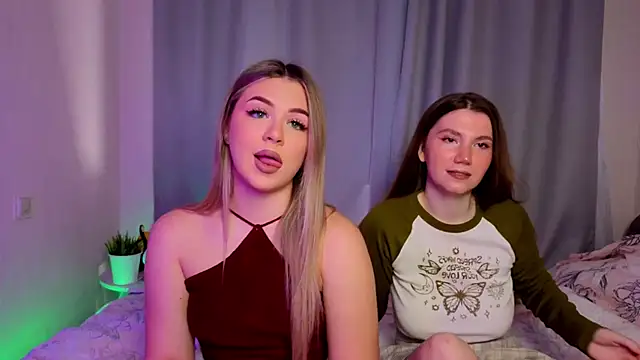 MelitaMoote online show from November 18, 2025, 6:18 am