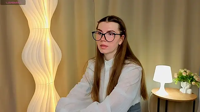 MelitaMoote online show from November 27, 2025, 6:26 am