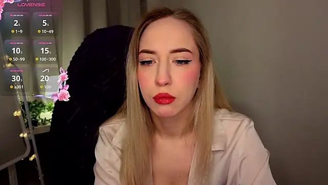 IsabelleBliz online show from February 4, 2026, 10:04 pm