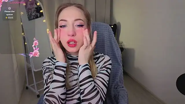 IsabelleBliz online show from March 4, 2026, 9:32 pm