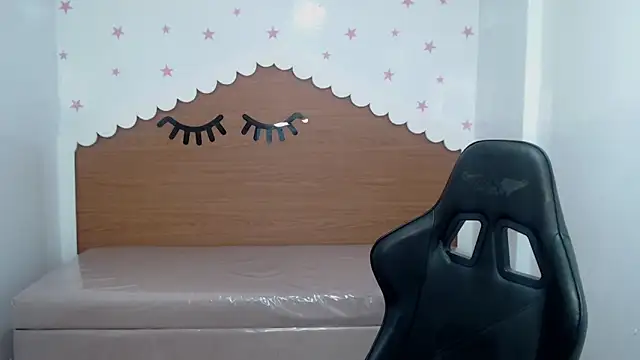 scarlett percy t online show from November 20, 2025, 7:46 pm