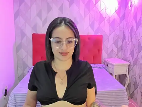 Snapshot of IsabellaRousset chatting on November 28, 2025, 5:43 am IsabellaRousset online show from November 28, 2025, 5:43 am