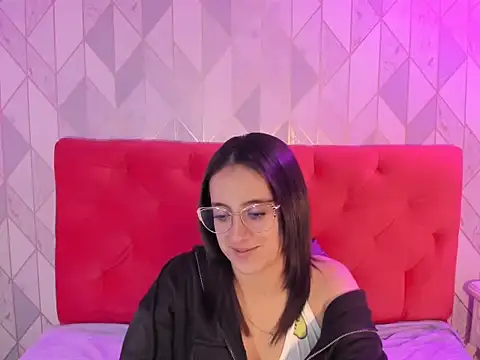 Snapshot of IsabellaRousset chatting on December 2, 2025, 5:24 am IsabellaRousset online show from December 2, 2025, 5:24 am