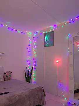  alanajohnson online show from November 19, 2025, 6:52 pm