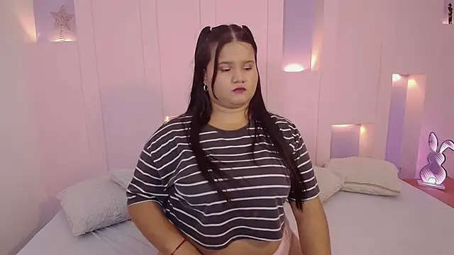 SaraVixen8 online show from November 26, 2025, 9:16 pm