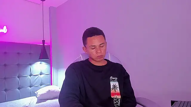 Snapshot of Liams18 chatting on November 29, 2025, 3:42 am Liams18 online show from November 29, 2025, 3:42 am