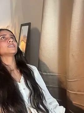 alisaa jhons1 online show from April 10, 2026, 3:23 am