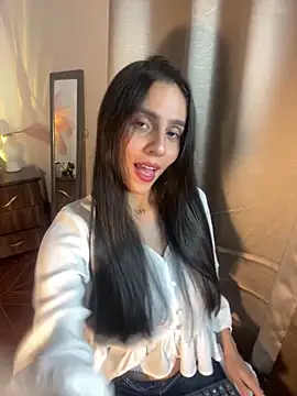 Snapshot of alisaa_jhons1 chatting on April 22, 2026, 2:14 am alisaa jhons1 online show from April 22, 2026, 2:14 am