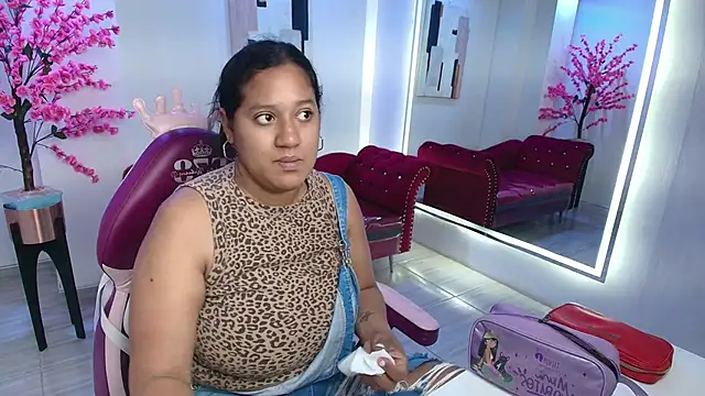 Snapshot of Alondra_gomexxx chatting on December 2, 2025, 3:34 am Alondra gomexxx online show from December 2, 2025, 3:34 am