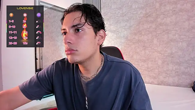 TheoHart  online show from November 25, 2025, 12:05 pm