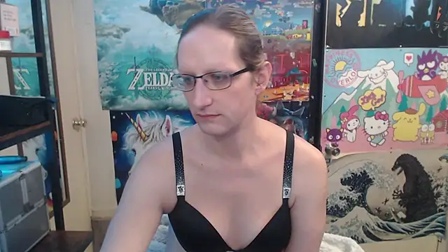 Savanah Banana  online show from December 4, 2025, 10:35 am