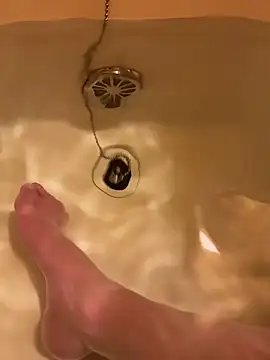 houkeiboy78 online show from April 16, 2026, 10:16 am