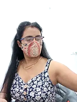 sanjana077 online show from April 7, 2026, 4:24 am