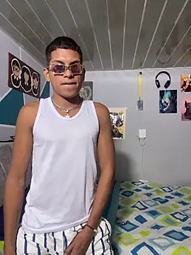 Mike and Rayan online show from April 18, 2026, 3:32 am