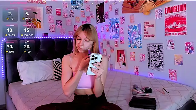 CindyMoriLove online show from April 12, 2026, 5:34 am