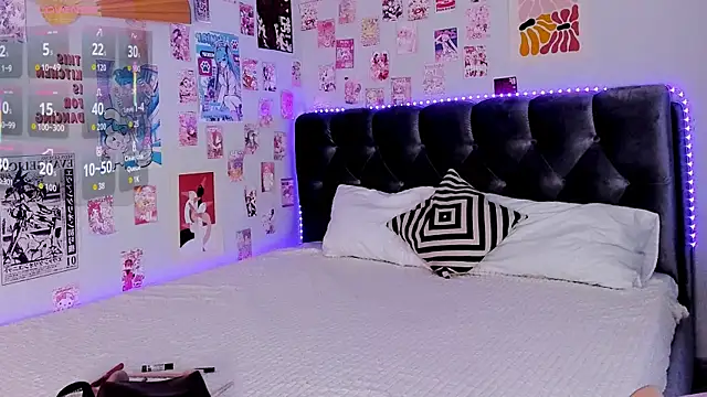 CindyMoriLove online show from April 19, 2026, 6:02 am