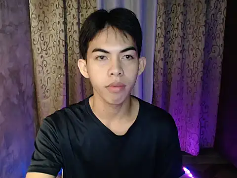 Urhotsilverboy online show from December 18, 2025, 3:56 am