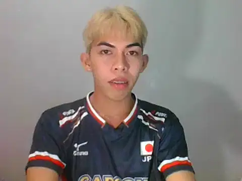 Snapshot of Urhotsilverboy chatting on May 23, 2026, 7:40 pm Urhotsilverboy online show from May 23, 2026, 7:40 pm