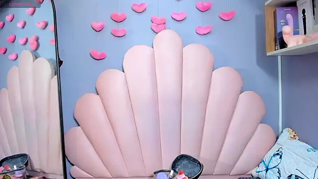 luci miller online show from February 20, 2026, 3:14 am