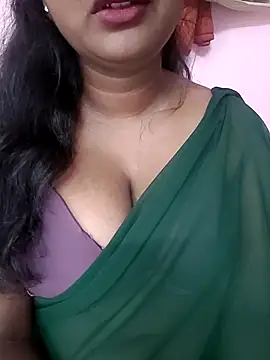 Snapshot of Keerthee_ chatting on November 6, 2025, 3:07 am Keerthee online show from November 6, 2025, 3:07 am