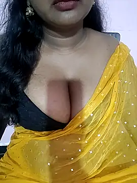 Snapshot of Keerthee_ chatting on November 9, 2025, 9:13 pm Keerthee online show from November 9, 2025, 9:13 pm