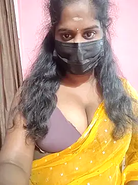 Snapshot of Keerthee_ chatting on November 11, 2025, 9:20 am Keerthee online show from November 11, 2025, 9:20 am