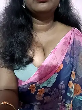 Snapshot of Keerthee_ chatting on November 14, 2025, 5:44 pm Keerthee online show from November 14, 2025, 5:44 pm