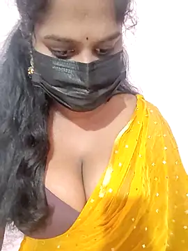 Snapshot of Keerthee_ chatting on November 16, 2025, 5:57 am Keerthee online show from November 16, 2025, 5:57 am