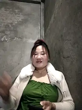 Snapshot of MINSSA502 chatting on November 10, 2025, 1:21 pm MINSSA502 online show from November 10, 2025, 1:21 pm