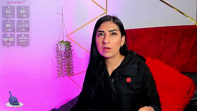 Paris Evans  online show from December 15, 2025, 12:42 pm