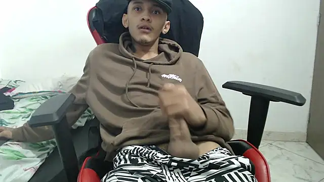 thebesthot online show from December 1, 2025, 8:19 am