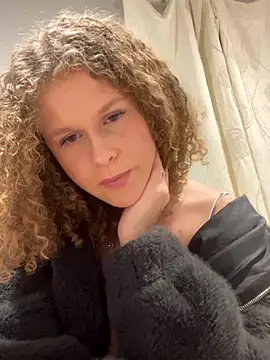 Bellaxo 1 online show from November 15, 2025, 11:32 pm