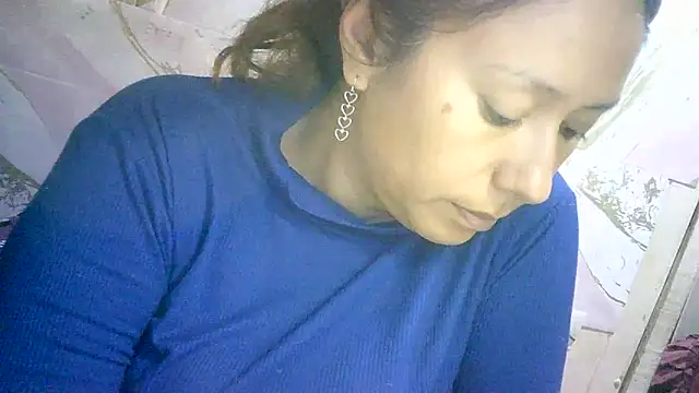 Snapshot of Zulreyna chatting on June 3, 2026, 4:15 am Zulreyna online show from June 3, 2026, 4:15 am