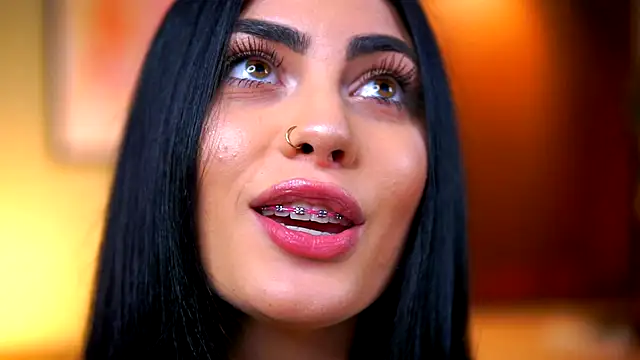 RavennaDArcy online show from November 24, 2025, 8:08 pm