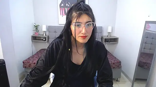 Violet raine  online show from November 11, 2025, 1:44 pm