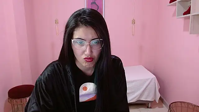 Violet raine  online show from November 14, 2025, 1:32 pm